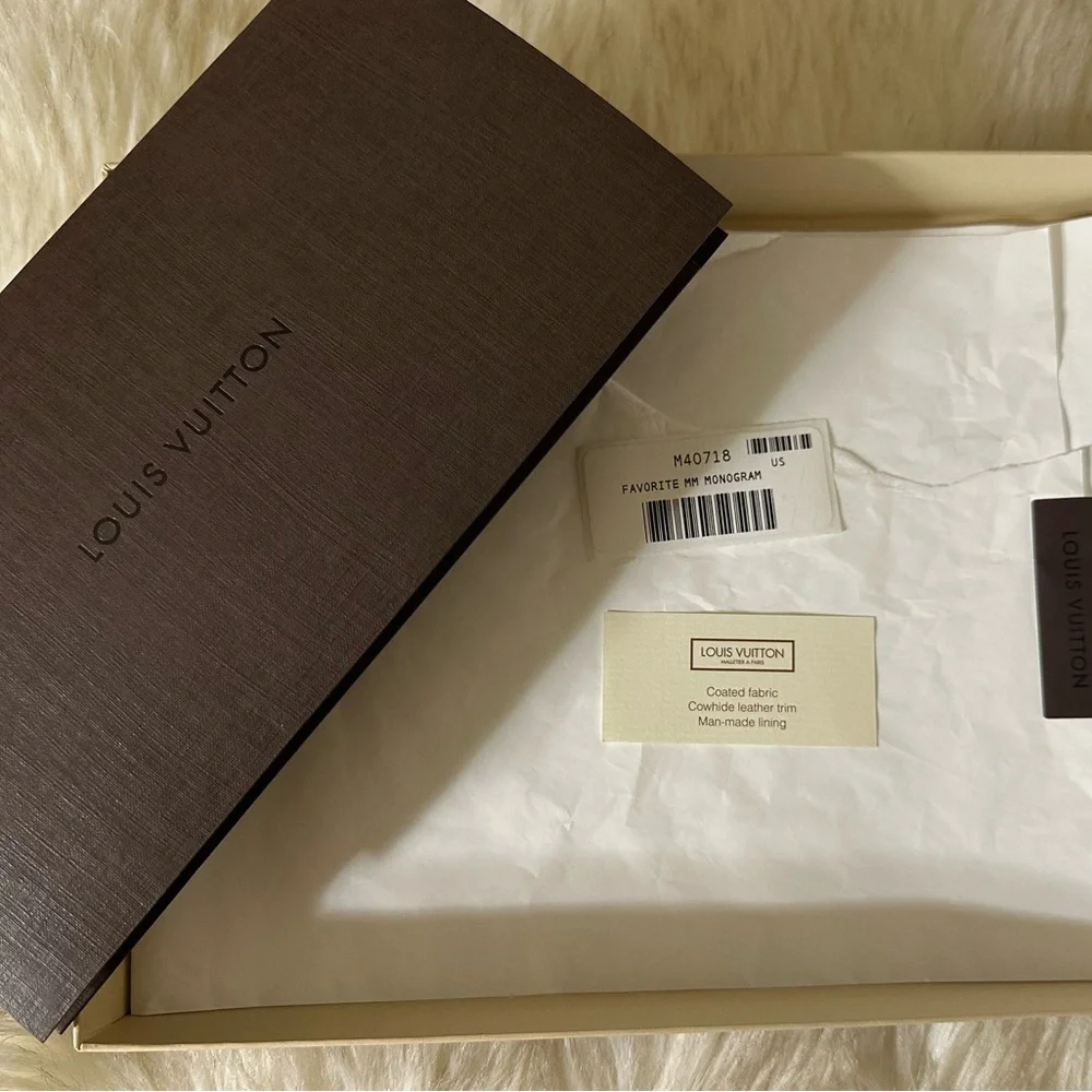 Discontinued**LV Favorite MM Shoulder/crossbody Bag